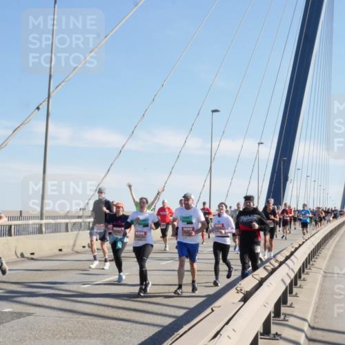 03.10.2025 - Köhlbrandbrückenlauf Matties Gatica Varas http://msf.ph/oto/8987486 03.10.2025 12:29:41 Position 2  meine-sportfotos.de