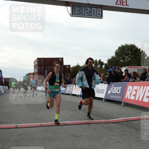 03.10.2025 - Köhlbrandbrückenlauf Yannick Fuchs http://msf.ph/oto/8987496 03.10.2025 16:12:07 Ziel 7404, 7463, 7468, 7615, 7825, 8088, 8259, 8569, 8939, 8951, 9159, 9399 meine-sportfotos.de