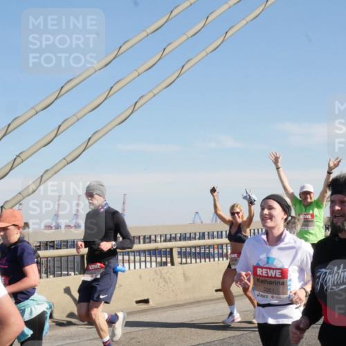 03.10.2025 - Köhlbrandbrückenlauf Matties Gatica Varas http://msf.ph/oto/8987498 03.10.2025 12:29:44 Position 2 5051 meine-sportfotos.de