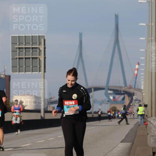 03.10.2025 - Köhlbrandbrückenlauf Luisa Fischer http://msf.ph/oto/8987505 03.10.2025 11:22:53 Position 3  meine-sportfotos.de