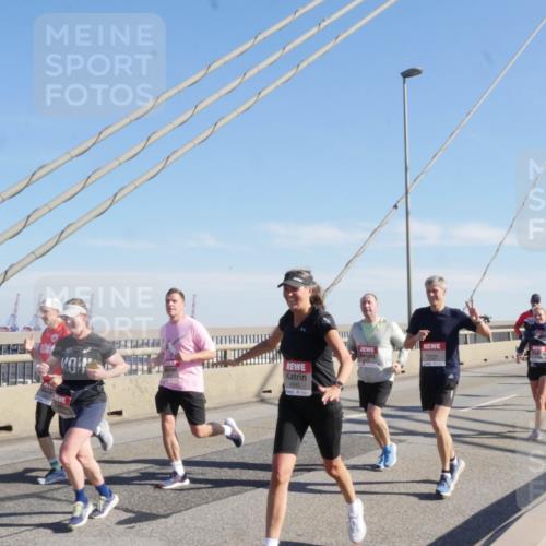 03.10.2025 - Köhlbrandbrückenlauf Matties Gatica Varas http://msf.ph/oto/8987513 03.10.2025 12:29:47 Position 2 4593 meine-sportfotos.de