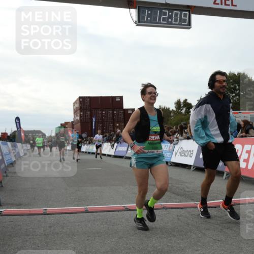 03.10.2025 - Köhlbrandbrückenlauf Yannick Fuchs http://msf.ph/oto/8987514 03.10.2025 16:12:07 Ziel 7404, 7463, 7468, 7615, 7825, 8088, 8259, 8569, 8939, 8951, 9159, 9399 meine-sportfotos.de