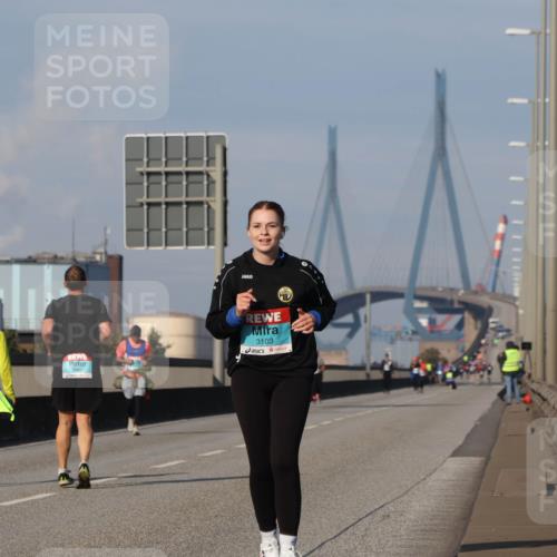 03.10.2025 - Köhlbrandbrückenlauf Luisa Fischer http://msf.ph/oto/8987520 03.10.2025 11:22:54 Position 3 3103 meine-sportfotos.de