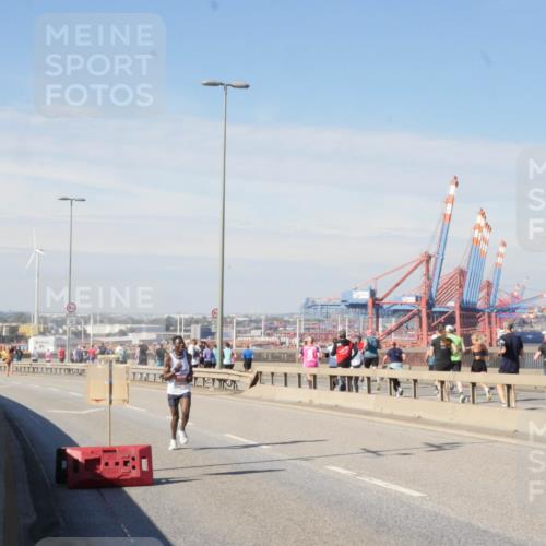 03.10.2025 - Köhlbrandbrückenlauf Matties Gatica Varas http://msf.ph/oto/8987521 03.10.2025 12:29:55 Position 2 444 meine-sportfotos.de