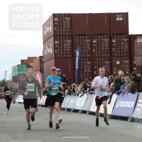 03.10.2025 - Köhlbrandbrückenlauf Yannick Fuchs http://msf.ph/oto/8987524 03.10.2025 16:12:08 Ziel 7404, 7463, 7468, 7615, 7762, 7825, 8088, 8939, 8951, 9159, 9399 meine-sportfotos.de