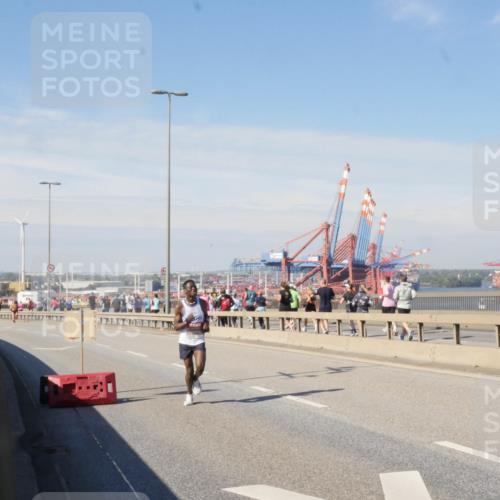 03.10.2025 - Köhlbrandbrückenlauf Matties Gatica Varas http://msf.ph/oto/8987531 03.10.2025 12:29:56 Position 2  meine-sportfotos.de