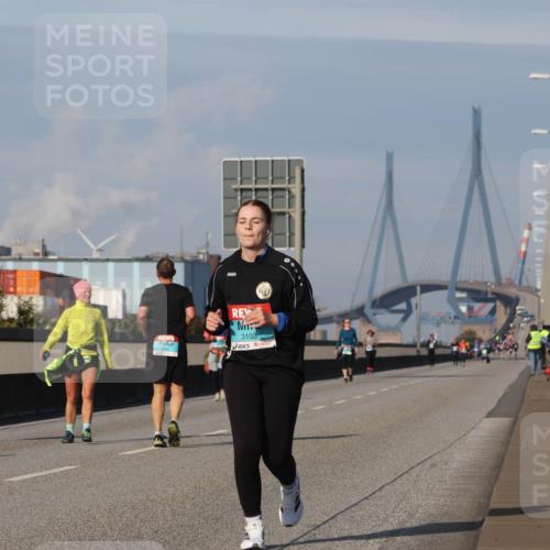 03.10.2025 - Köhlbrandbrückenlauf Luisa Fischer http://msf.ph/oto/8987546 03.10.2025 11:22:56 Position 3 3103 meine-sportfotos.de