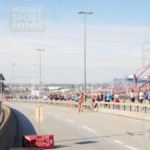 03.10.2025 - Köhlbrandbrückenlauf Matties Gatica Varas http://msf.ph/oto/8987549 03.10.2025 12:30:07 Position 2  meine-sportfotos.de