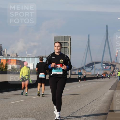 03.10.2025 - Köhlbrandbrückenlauf Luisa Fischer http://msf.ph/oto/8987552 03.10.2025 11:22:56 Position 3 3103 meine-sportfotos.de