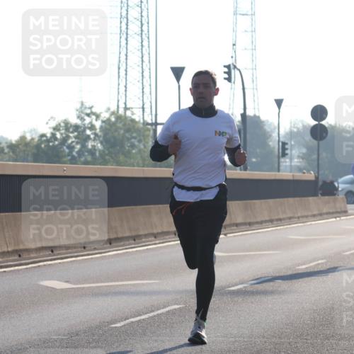 03.10.2025 - Köhlbrandbrückenlauf Luisa Fischer http://msf.ph/oto/8987554 03.10.2025 10:10:04 Position 3  meine-sportfotos.de