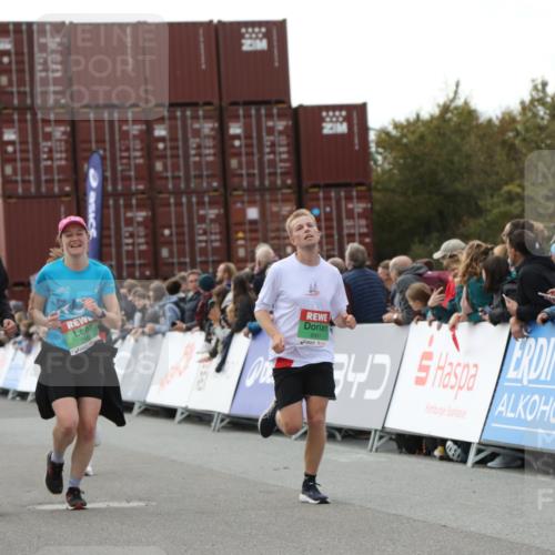 03.10.2025 - Köhlbrandbrückenlauf Yannick Fuchs http://msf.ph/oto/8987557 03.10.2025 16:12:08 Ziel 7404, 7463, 7468, 7615, 7762, 7825, 8088, 8939, 8951, 9159, 9399 meine-sportfotos.de