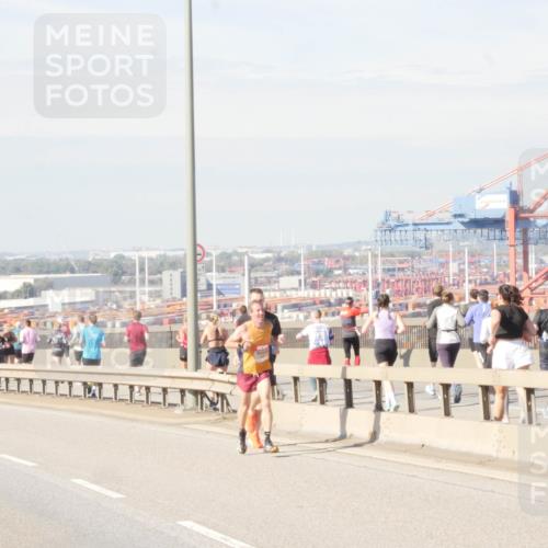 03.10.2025 - Köhlbrandbrückenlauf Matties Gatica Varas http://msf.ph/oto/8987558 03.10.2025 12:30:09 Position 2  meine-sportfotos.de
