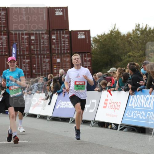 03.10.2025 - Köhlbrandbrückenlauf Yannick Fuchs http://msf.ph/oto/8987561 03.10.2025 16:12:09 Ziel 7404, 7468, 7615, 7762, 7825, 8088, 8939, 8951, 9399 meine-sportfotos.de
