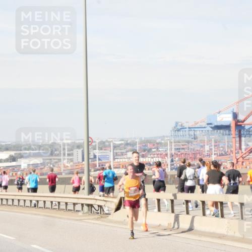 03.10.2025 - Köhlbrandbrückenlauf Matties Gatica Varas http://msf.ph/oto/8987562 03.10.2025 12:30:09 Position 2  meine-sportfotos.de