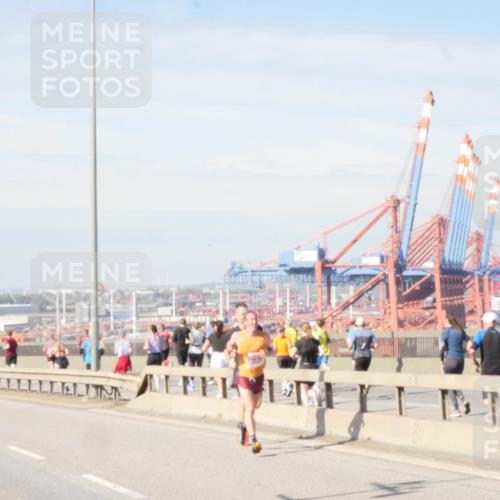 03.10.2025 - Köhlbrandbrückenlauf Matties Gatica Varas http://msf.ph/oto/8987571 03.10.2025 12:30:11 Position 2  meine-sportfotos.de