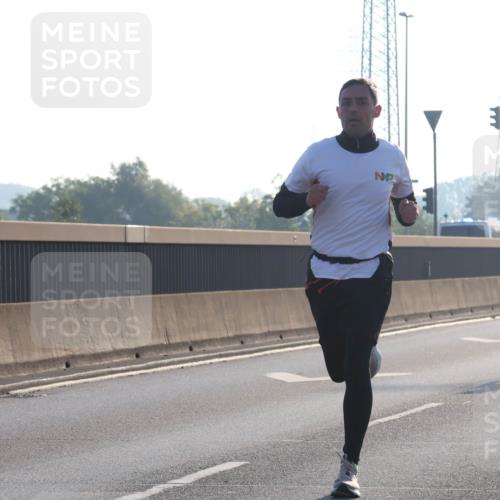 03.10.2025 - Köhlbrandbrückenlauf Luisa Fischer http://msf.ph/oto/8987572 03.10.2025 10:10:05 Position 3  meine-sportfotos.de