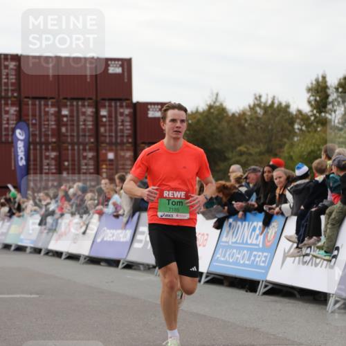 03.10.2025 - Köhlbrandbrückenlauf Yannick Fuchs http://msf.ph/oto/8987573 03.10.2025 15:59:52 Ziel 7165, 7185, 7269, 7450, 8915, 9101 meine-sportfotos.de