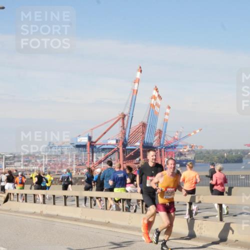 03.10.2025 - Köhlbrandbrückenlauf Matties Gatica Varas http://msf.ph/oto/8987581 03.10.2025 12:30:13 Position 2  meine-sportfotos.de