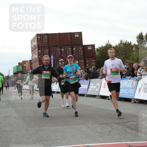 03.10.2025 - Köhlbrandbrückenlauf Yannick Fuchs http://msf.ph/oto/8987584 03.10.2025 16:12:09 Ziel 7404, 7468, 7615, 7762, 7825, 8088, 8939, 8951, 9399 meine-sportfotos.de