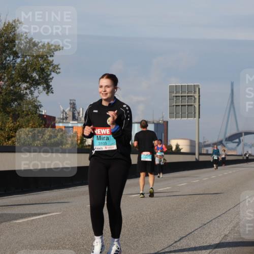03.10.2025 - Köhlbrandbrückenlauf Luisa Fischer http://msf.ph/oto/8987585 03.10.2025 11:22:58 Position 3 3103 meine-sportfotos.de