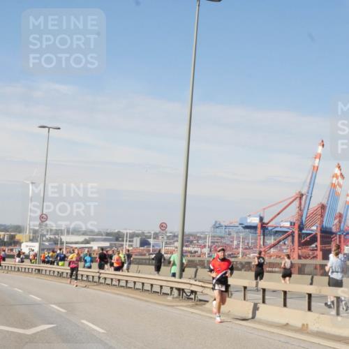 03.10.2025 - Köhlbrandbrückenlauf Matties Gatica Varas http://msf.ph/oto/8987595 03.10.2025 12:30:27 Position 2  meine-sportfotos.de