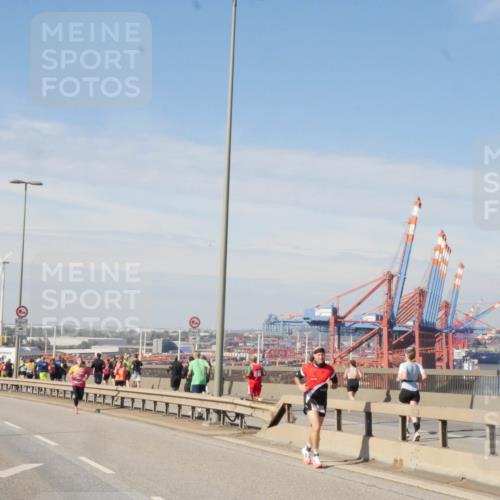 03.10.2025 - Köhlbrandbrückenlauf Matties Gatica Varas http://msf.ph/oto/8987599 03.10.2025 12:30:27 Position 2  meine-sportfotos.de