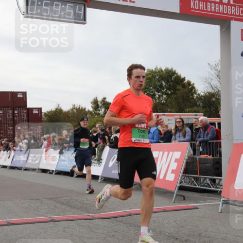 03.10.2025 - Köhlbrandbrückenlauf Yannick Fuchs http://msf.ph/oto/8987603 03.10.2025 15:59:53 Ziel 7165, 7185, 7269, 8915, 9101 meine-sportfotos.de