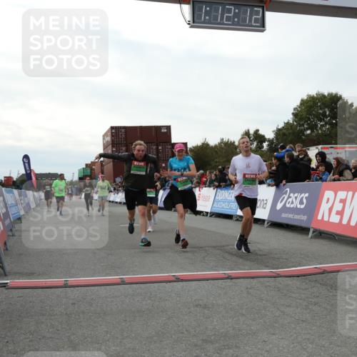 03.10.2025 - Köhlbrandbrückenlauf Yannick Fuchs http://msf.ph/oto/8987604 03.10.2025 16:12:10 Ziel 7404, 7468, 7615, 7762, 7825, 8088, 8939, 8951, 9399 meine-sportfotos.de