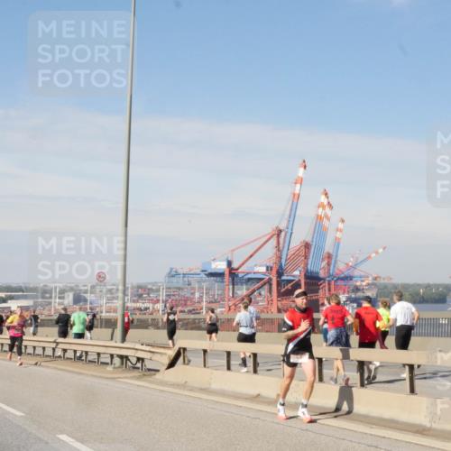 03.10.2025 - Köhlbrandbrückenlauf Matties Gatica Varas http://msf.ph/oto/8987605 03.10.2025 12:30:28 Position 2  meine-sportfotos.de