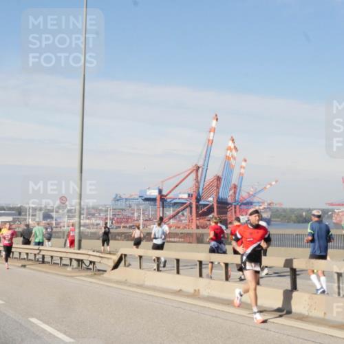 03.10.2025 - Köhlbrandbrückenlauf Matties Gatica Varas http://msf.ph/oto/8987609 03.10.2025 12:30:29 Position 2  meine-sportfotos.de