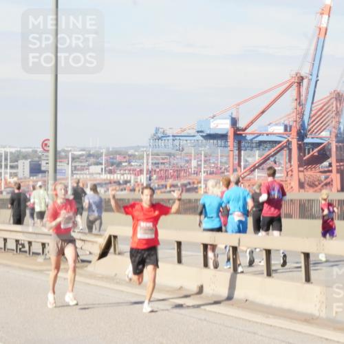 03.10.2025 - Köhlbrandbrückenlauf Matties Gatica Varas http://msf.ph/oto/8987652 03.10.2025 12:30:40 Position 2 500 meine-sportfotos.de