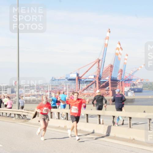 03.10.2025 - Köhlbrandbrückenlauf Matties Gatica Varas http://msf.ph/oto/8987658 03.10.2025 12:30:41 Position 2  meine-sportfotos.de