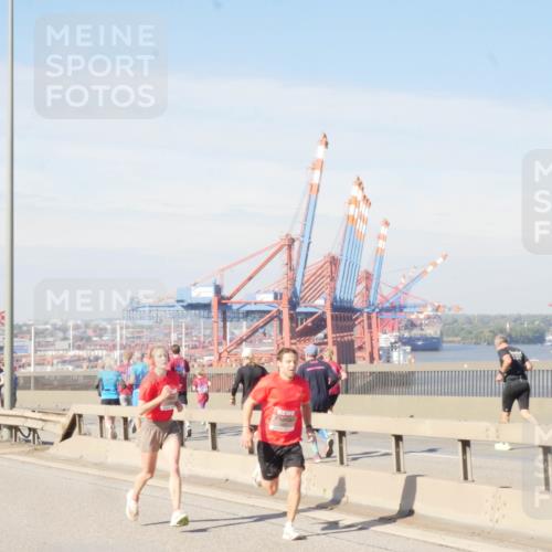 03.10.2025 - Köhlbrandbrückenlauf Matties Gatica Varas http://msf.ph/oto/8987662 03.10.2025 12:30:41 Position 2  meine-sportfotos.de