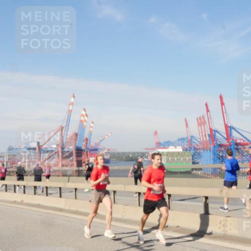 03.10.2025 - Köhlbrandbrückenlauf Matties Gatica Varas http://msf.ph/oto/8987672 03.10.2025 12:30:43 Position 2  meine-sportfotos.de