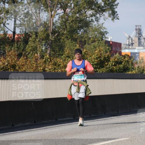03.10.2025 - Köhlbrandbrückenlauf Luisa Fischer http://msf.ph/oto/8987676 03.10.2025 11:23:12 Position 3 3512 meine-sportfotos.de