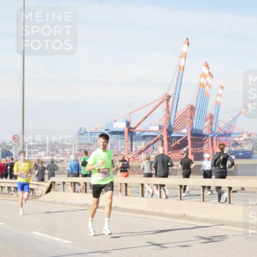 03.10.2025 - Köhlbrandbrückenlauf Matties Gatica Varas http://msf.ph/oto/8987682 03.10.2025 12:30:53 Position 2 500 meine-sportfotos.de