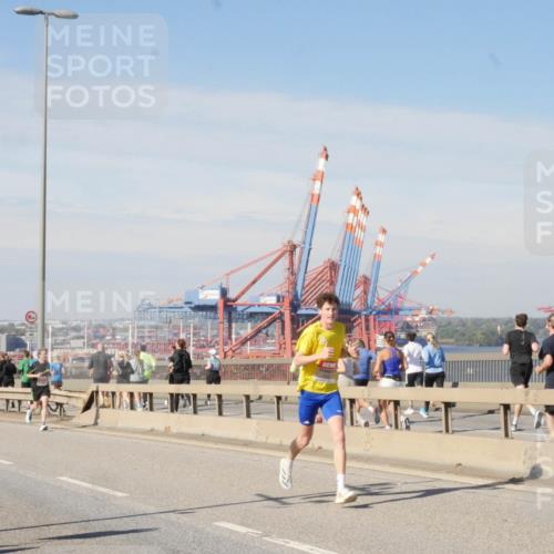 03.10.2025 - Köhlbrandbrückenlauf Matties Gatica Varas http://msf.ph/oto/8987701 03.10.2025 12:30:56 Position 2  meine-sportfotos.de