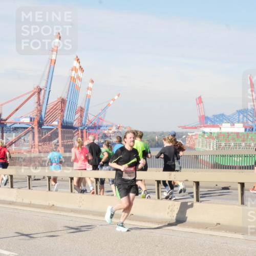 03.10.2025 - Köhlbrandbrückenlauf Matties Gatica Varas http://msf.ph/oto/8987715 03.10.2025 12:31:01 Position 2  meine-sportfotos.de