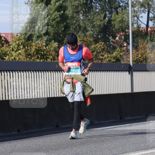 03.10.2025 - Köhlbrandbrückenlauf Luisa Fischer http://msf.ph/oto/8987735 03.10.2025 11:23:16 Position 3 3512, 2, 14 meine-sportfotos.de