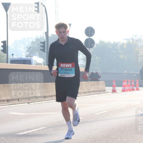 03.10.2025 - Köhlbrandbrückenlauf Luisa Fischer http://msf.ph/oto/8987746 03.10.2025 10:10:42 Position 3 3127 meine-sportfotos.de