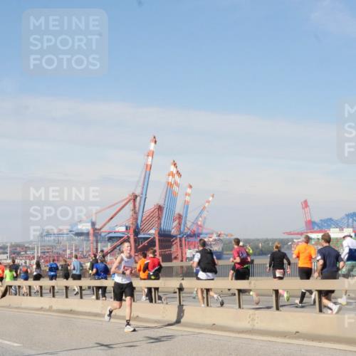 03.10.2025 - Köhlbrandbrückenlauf Matties Gatica Varas http://msf.ph/oto/8987750 03.10.2025 12:31:21 Position 2  meine-sportfotos.de