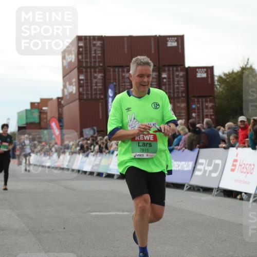 03.10.2025 - Köhlbrandbrückenlauf Yannick Fuchs http://msf.ph/oto/8987752 03.10.2025 16:12:15 Ziel 7404, 7615, 7762, 7825, 8088, 8501, 9359 meine-sportfotos.de