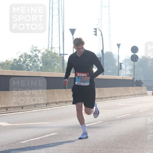 03.10.2025 - Köhlbrandbrückenlauf Luisa Fischer http://msf.ph/oto/8987758 03.10.2025 10:10:43 Position 3  meine-sportfotos.de
