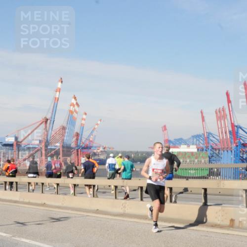 03.10.2025 - Köhlbrandbrückenlauf Matties Gatica Varas http://msf.ph/oto/8987764 03.10.2025 12:31:23 Position 2  meine-sportfotos.de