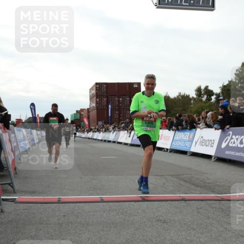 03.10.2025 - Köhlbrandbrückenlauf Yannick Fuchs http://msf.ph/oto/8987769 03.10.2025 16:12:15 Ziel 7404, 7615, 7762, 7825, 8088, 8501, 9359 meine-sportfotos.de
