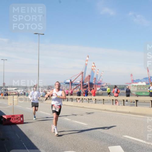 03.10.2025 - Köhlbrandbrückenlauf Matties Gatica Varas http://msf.ph/oto/8987786 03.10.2025 12:31:37 Position 2  meine-sportfotos.de