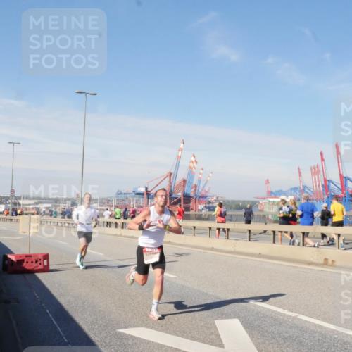 03.10.2025 - Köhlbrandbrückenlauf Matties Gatica Varas http://msf.ph/oto/8987789 03.10.2025 12:31:37 Position 2  meine-sportfotos.de