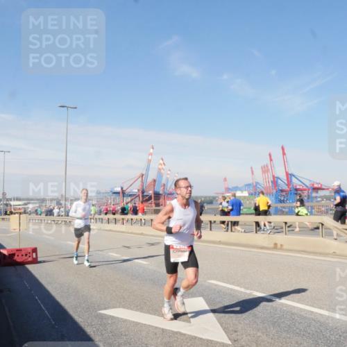03.10.2025 - Köhlbrandbrückenlauf Matties Gatica Varas http://msf.ph/oto/8987793 03.10.2025 12:31:37 Position 2  meine-sportfotos.de