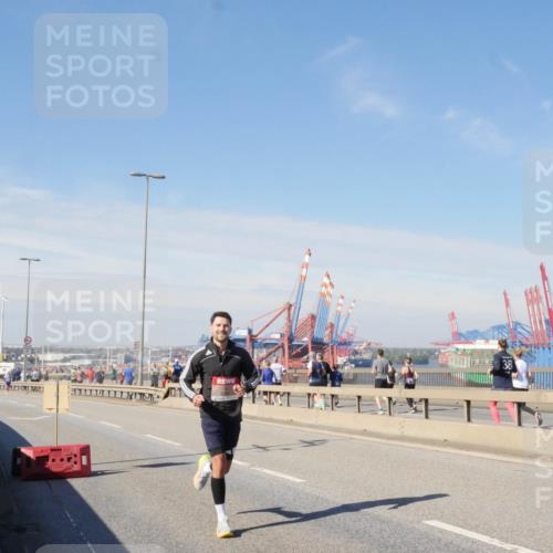 03.10.2025 - Köhlbrandbrückenlauf Matties Gatica Varas http://msf.ph/oto/8987803 03.10.2025 12:31:47 Position 2  meine-sportfotos.de