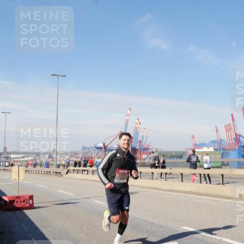 03.10.2025 - Köhlbrandbrückenlauf Matties Gatica Varas http://msf.ph/oto/8987805 03.10.2025 12:31:48 Position 2 1, 6793, 38 meine-sportfotos.de